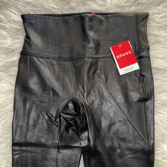 Trendy Faux Leather Spanx Leggings - Picture 2 of 4